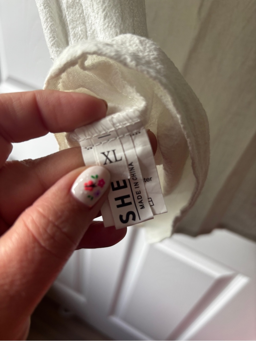 SHEIN Cream Lace-Trim Cap Sleeve Blouse - Picture 3 of 3